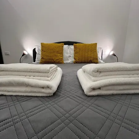 Citywise Vittorio - Independent Near Station *